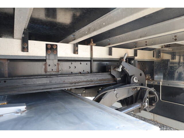 いすゞフォワード冷凍車（冷蔵車）増トン（6t・8t）[写真21]