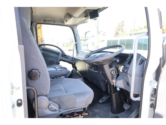 いすゞフォワード冷凍車（冷蔵車）増トン（6t・8t）[写真24]