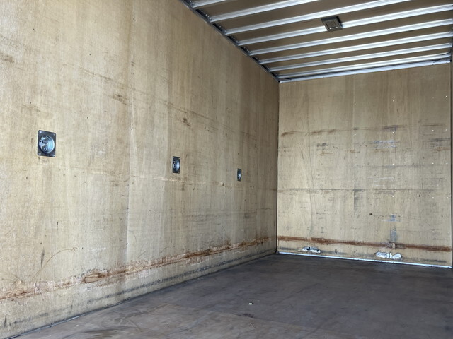 いすゞエルフアルミバン小型（2t・3t）[写真11]