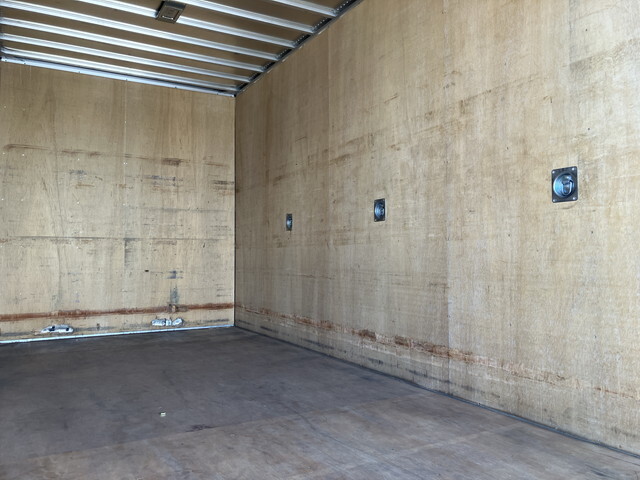 いすゞエルフアルミバン小型（2t・3t）[写真12]