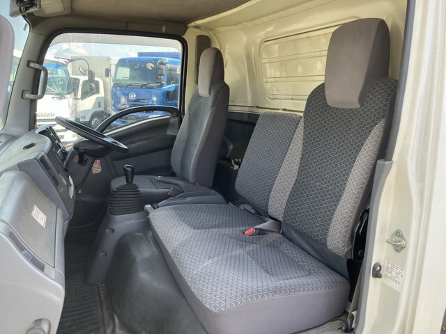 いすゞエルフアルミバン小型（2t・3t）[写真33]