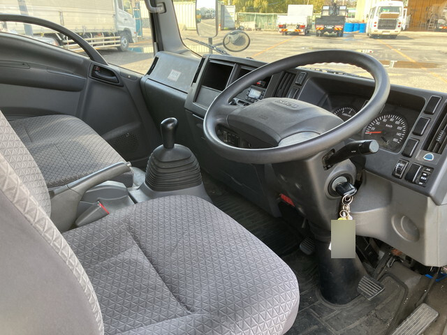 いすゞエルフアルミバン小型（2t・3t）[写真35]