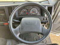 いすゞエルフアルミバン小型（2t・3t）[写真37]