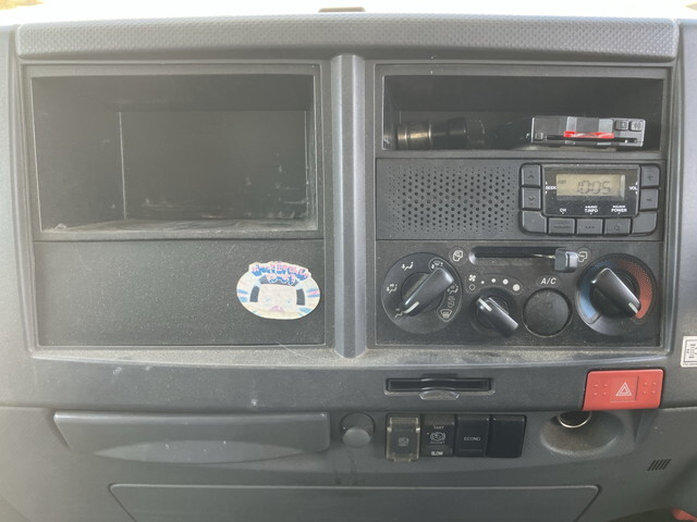 いすゞエルフアルミバン小型（2t・3t）[写真38]