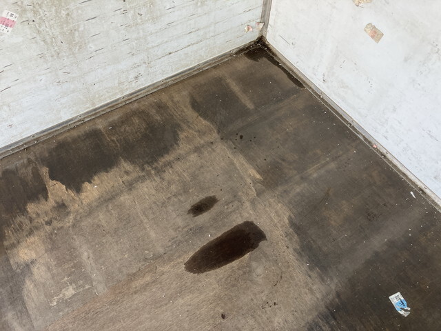 いすゞエルフパネルバン小型（2t・3t）[写真16]