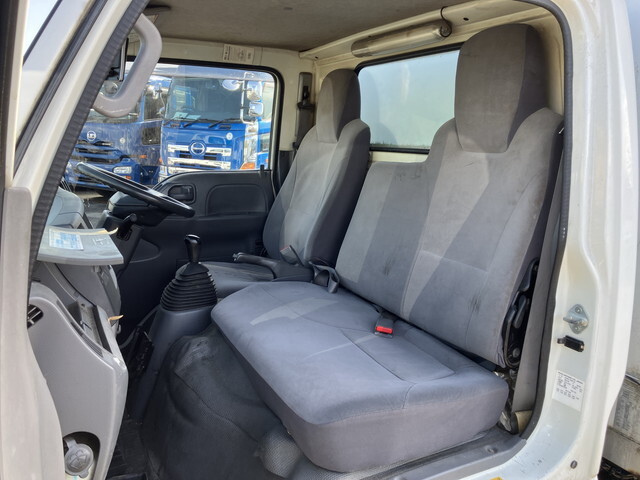 いすゞエルフパネルバン小型（2t・3t）[写真31]