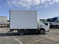 いすゞエルフパネルバン小型（2t・3t）[写真07]