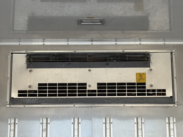 三菱ふそうキャンター冷凍車（冷蔵車）小型（2t・3t）[写真11]