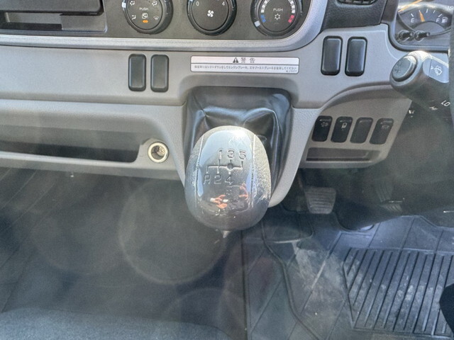 三菱ふそうキャンター冷凍車（冷蔵車）小型（2t・3t）[写真21]