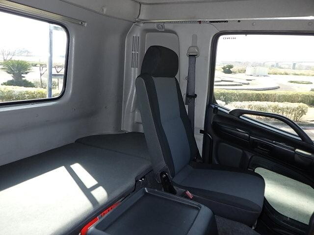 日野プロフィアトレーラーヘッド（トラクターヘッド）大型（10t）[写真24]