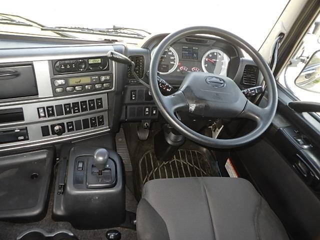 日野プロフィアトレーラーヘッド（トラクターヘッド）大型（10t）[写真25]