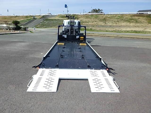 いすゞエルフキャリアカー小型（2t・3t）[写真12]