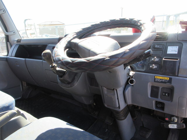 三菱ふそうキャンタークレーン4段小型（2t・3t）[写真24]