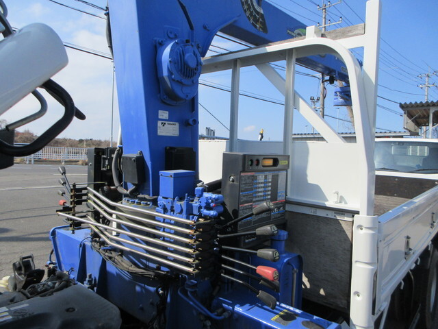 いすゞエルフクレーン3段小型（2t・3t）[写真17]