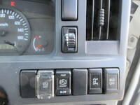 いすゞエルフクレーン3段小型（2t・3t）[写真31]