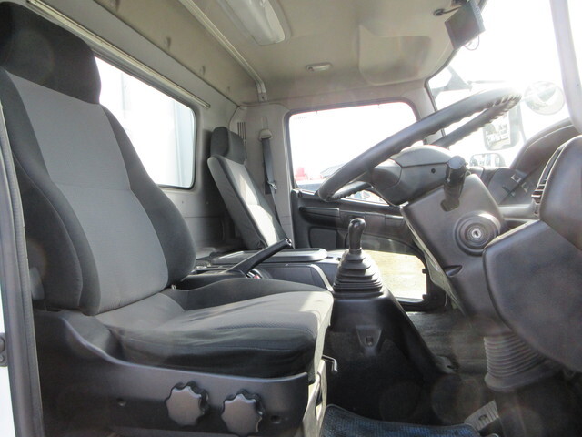 日野レンジャーアルミウイング中型（4t）[写真30]