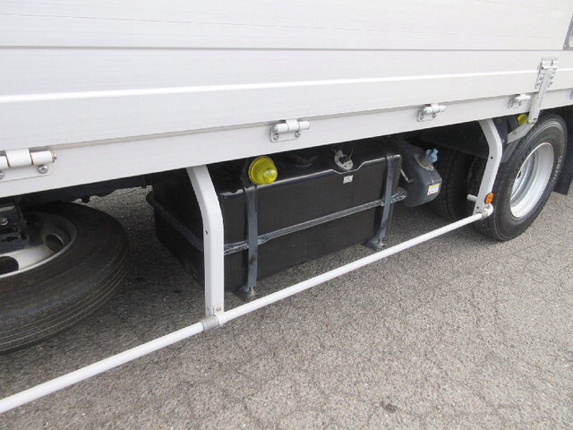 三菱ふそうファイターアルミウイング中型（4t）[写真10]