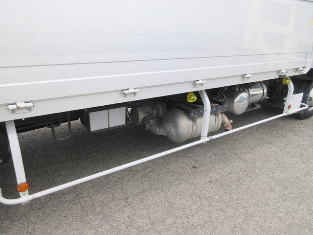 三菱ふそうファイターアルミウイング中型（4t）[写真11]