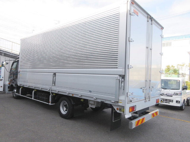 三菱ふそうファイターアルミウイング中型（4t）[写真02]