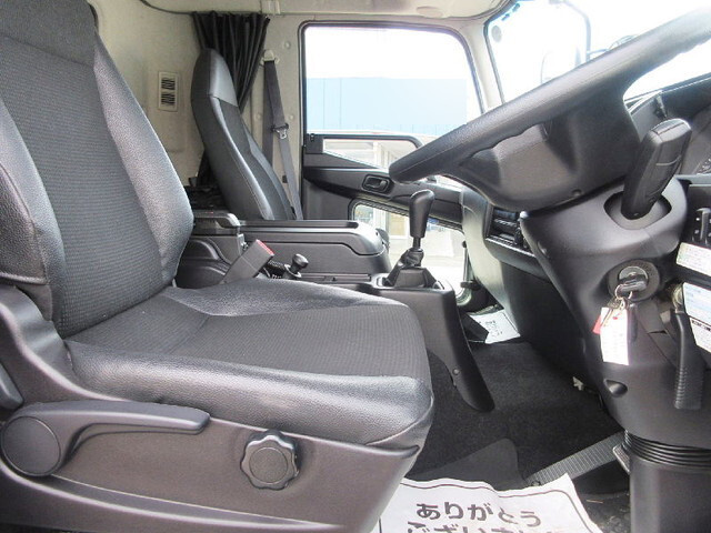 三菱ふそうファイターアルミウイング中型（4t）[写真20]