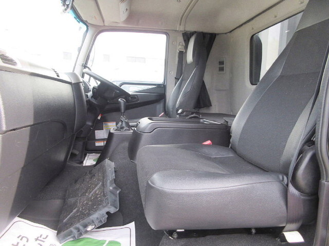 三菱ふそうファイターアルミウイング中型（4t）[写真22]