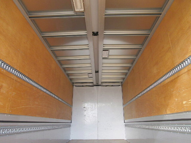 三菱ふそうファイターアルミウイング中型（4t）[写真07]