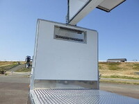 日野レンジャー冷蔵冷凍ウイング中型（4t）[写真12]