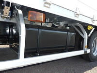 日野レンジャー冷蔵冷凍ウイング中型（4t）[写真18]