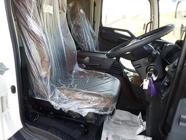 日野レンジャー冷蔵冷凍ウイング中型（4t）[写真25]