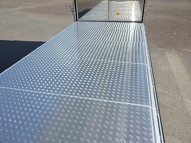 日野レンジャー冷蔵冷凍ウイング中型（4t）[写真08]