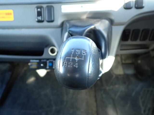 三菱ふそうキャンターダンプ小型（2t・3t）[写真32]