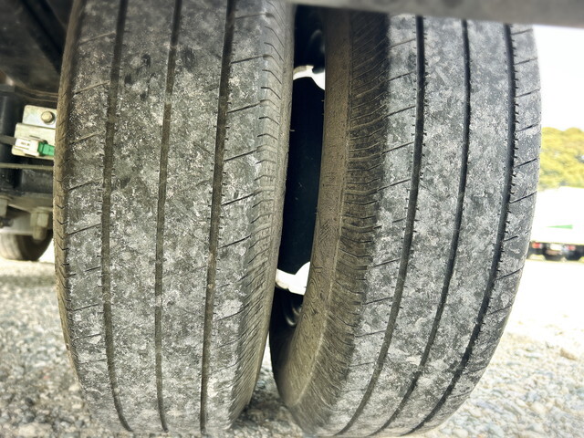 いすゞエルフ平ボディ小型（2t・3t）[写真14]