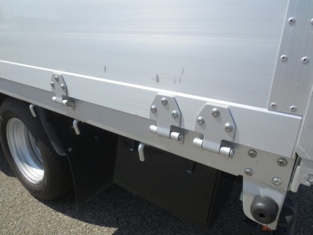 トヨタトヨエースアルミブロック小型（2t・3t）[写真16]