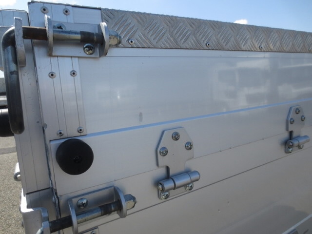 トヨタトヨエースアルミブロック小型（2t・3t）[写真17]