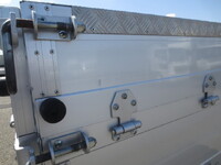 トヨタトヨエースアルミブロック小型（2t・3t）[写真18]