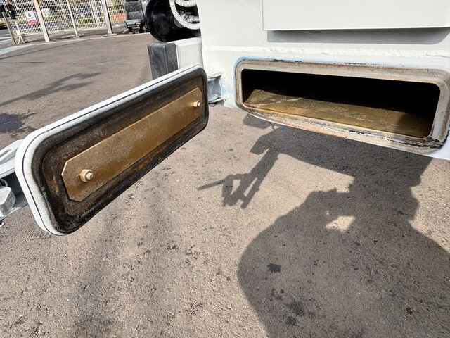 いすゞエルフパッカー車（塵芥車）小型（2t・3t）[写真10]