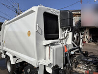 いすゞエルフパッカー車（塵芥車）小型（2t・3t）[写真24]