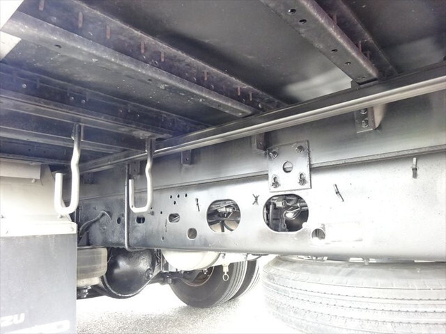 いすゞフォワードアルミウイング中型（4t）[写真16]