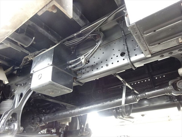 いすゞフォワードアルミウイング中型（4t）[写真17]