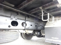 いすゞフォワードアルミウイング中型（4t）[写真19]