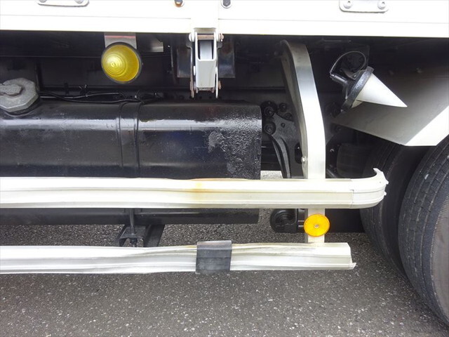 いすゞフォワードアルミウイング中型（4t）[写真20]