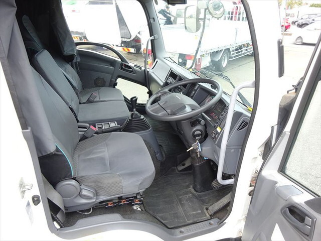 いすゞフォワードアルミウイング中型（4t）[写真21]