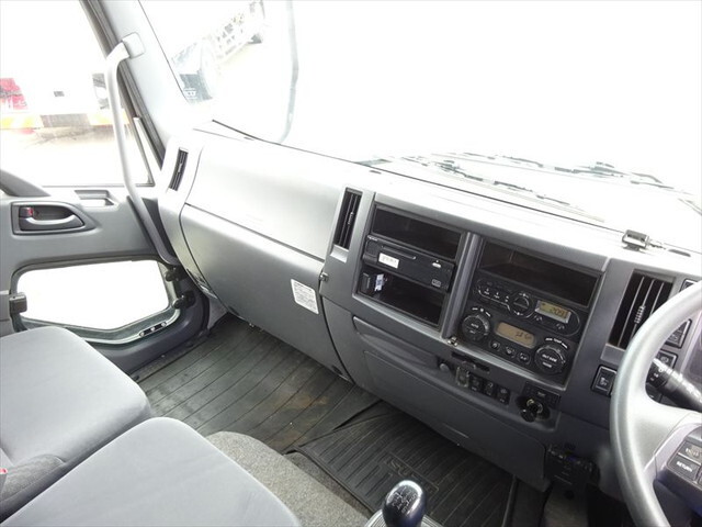 いすゞフォワードアルミウイング中型（4t）[写真25]