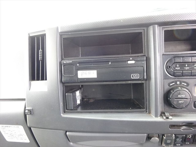 いすゞフォワードアルミウイング中型（4t）[写真26]