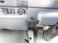 いすゞフォワードアルミウイング中型（4t）[写真28]