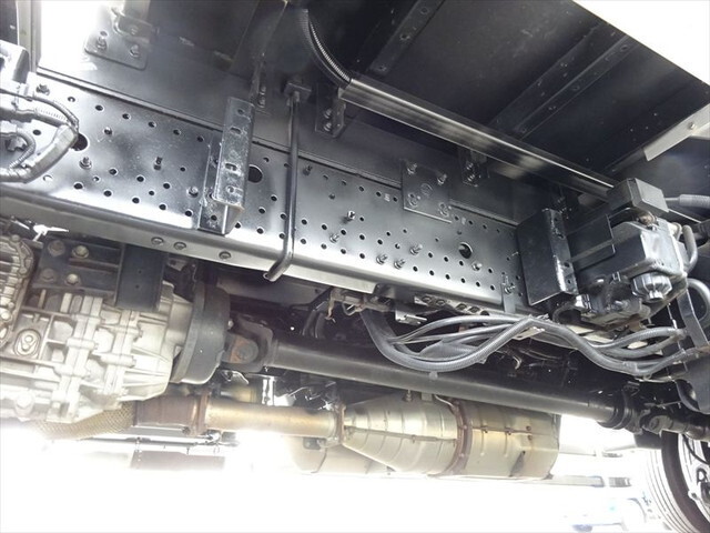 いすゞフォワードアルミウイング中型（4t）[写真05]