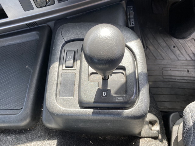 日野プロフィアトレーラーヘッド（トラクターヘッド）大型（10t）[写真21]