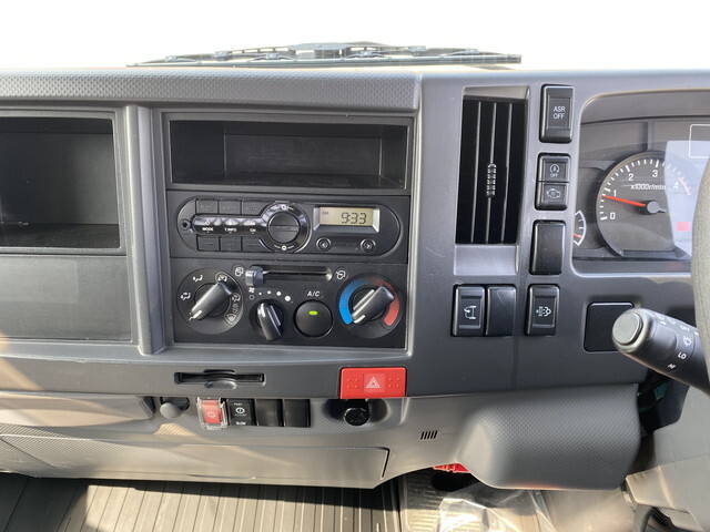 いすゞエルフアルミブロック小型（2t・3t）[写真11]