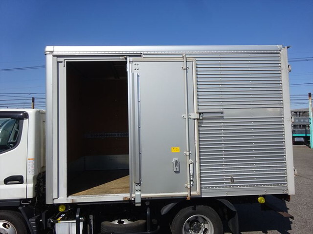 三菱ふそうキャンターアルミバン小型（2t・3t）[写真11]