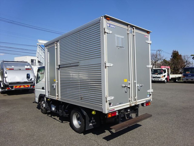 三菱ふそうキャンターアルミバン小型（2t・3t）[写真02]